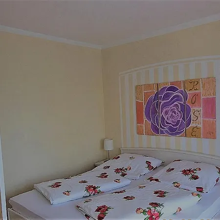 Apartment Apartment *
