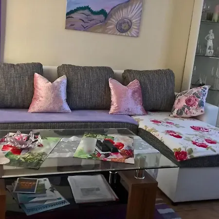 Apartment Apartment *